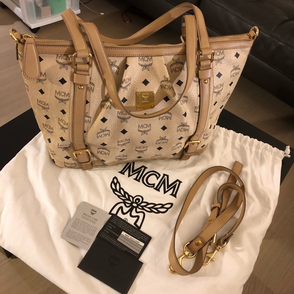 Top zip tote with shoulder strap